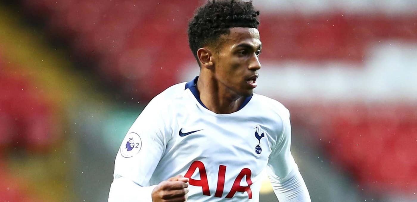 Vitória SC garante Marcus Edwards