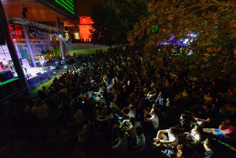 “Manta contribui para a relação íntima entre público e artistas”