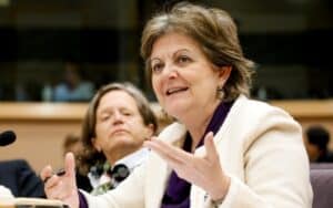 Elisa Ferreira fica com a pasta da Coesão e Reformas