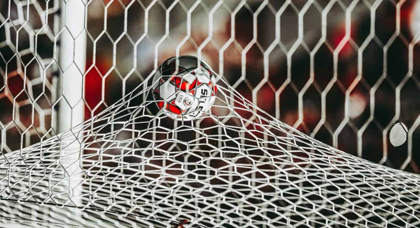 Domingo de dérbi minhoto. O que esperam vitorianos e braguistas?