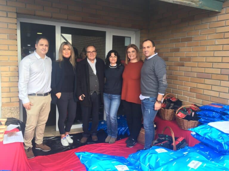 “Pai Natal” oferece uma casa aos sem abrigo no almoço da Cruz Vermelha