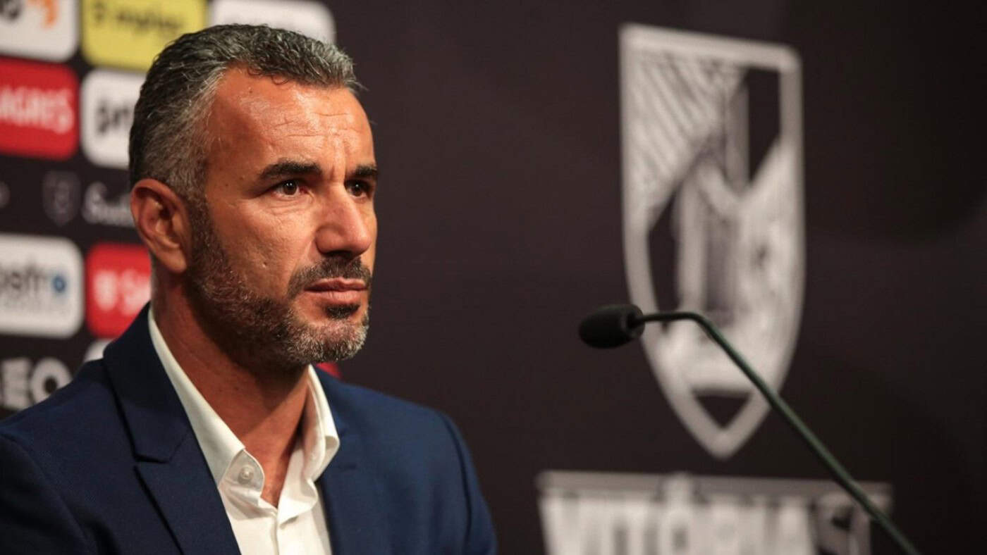 Renovação de Ivo Vieira é processo congelado no Vitória SC