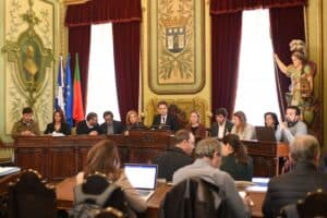 PS mostra mail que justifica atraso a fornecedores por não vender Confiança