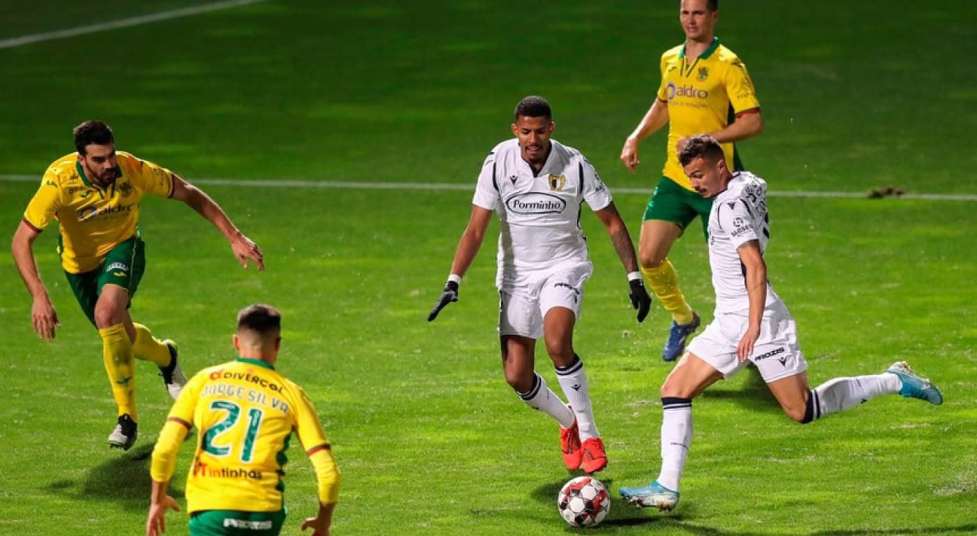 Famalicão afasta Paços de Ferreira e encontra Benfica nas meias da Taça