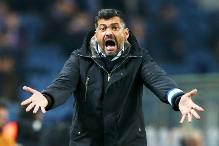 Sérgio Conceição contundente: "Lenços brancos? Utilizo-os para me assoar"