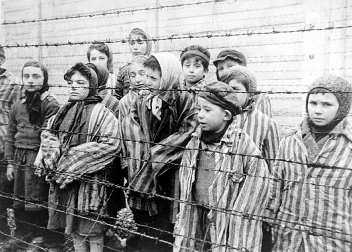 Holocausto lembrado através de testemunho de sobrevivente na BLCS
