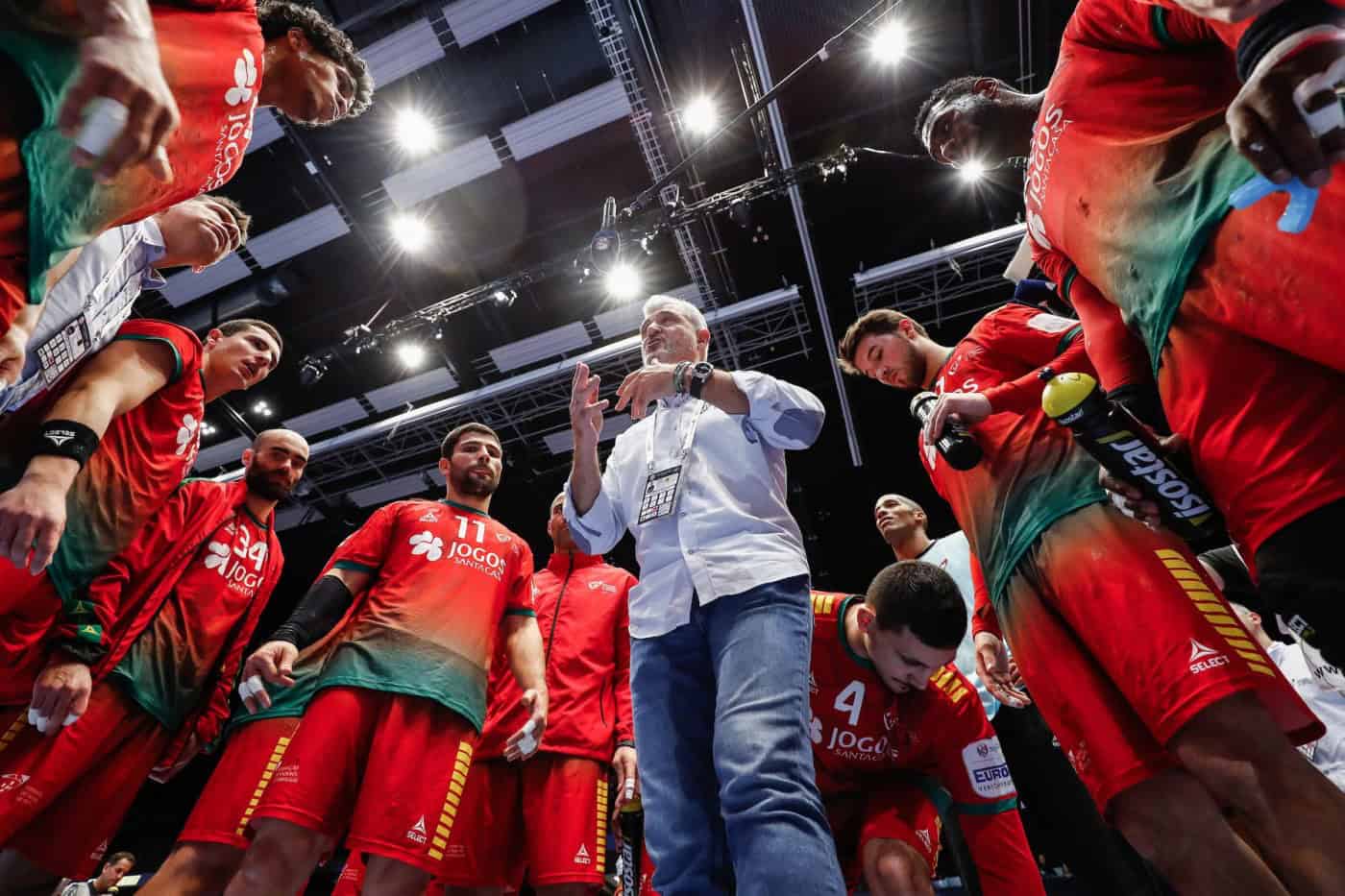 Selecção de andebol procura 5º lugar Europeu
