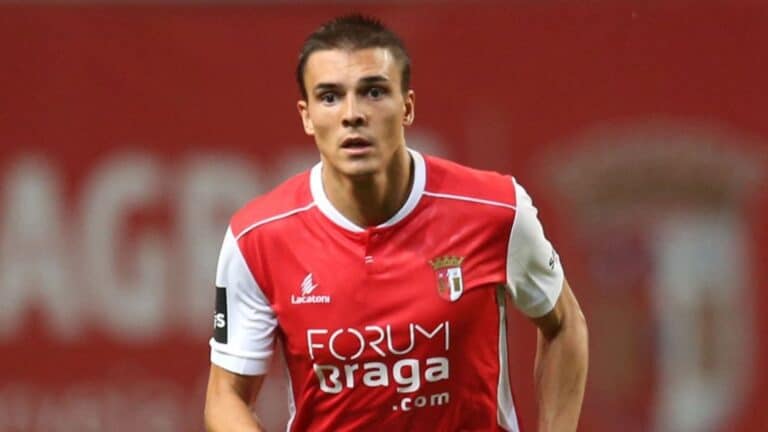 Palhinha e Danilo Pereira regressam à titularidade