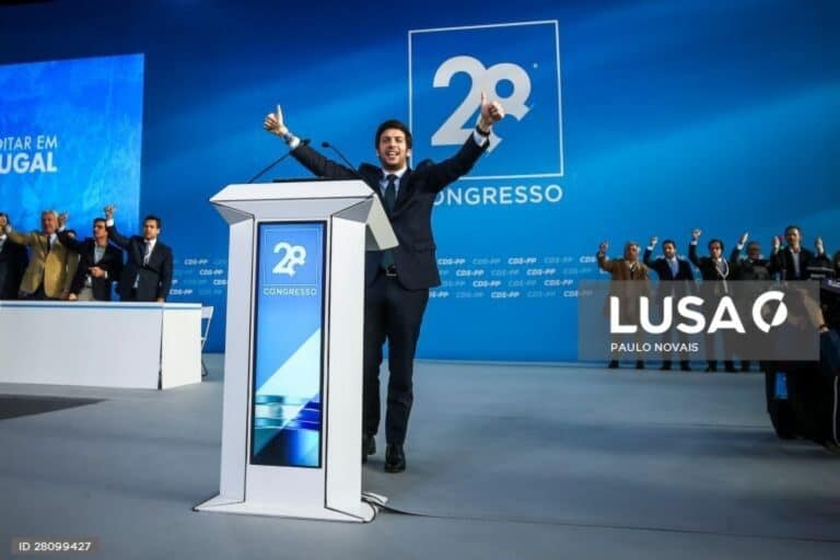 10º presidente do CDS reclama “uma nova direita”