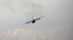 Afeganistão. Talibã reivindicam ataque a avião militar dos EUA