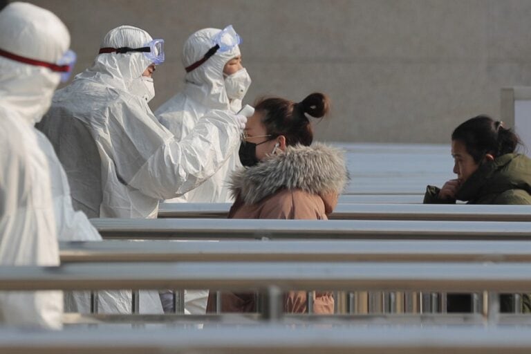 Novo coronavírus já matou 106 pessoas na China e há mais de 4.000 infectados