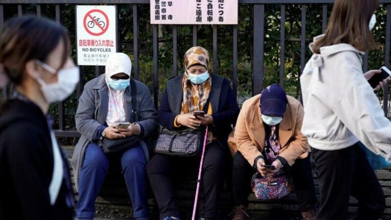 Voo para repatriar europeus que estão em Whuan ainda não saiu de Paris