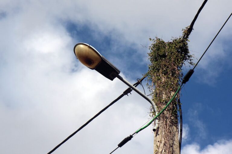 População de Mire de Tibães queixa-se de avarias na iluminação