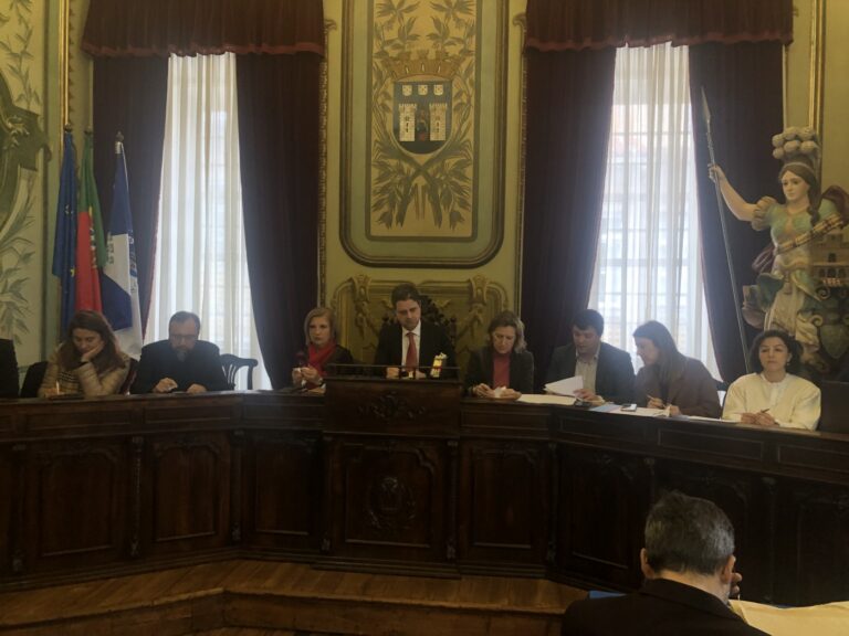 PS denuncia Juntas com “obras prontas há 20 meses por pagar”. Rio nega