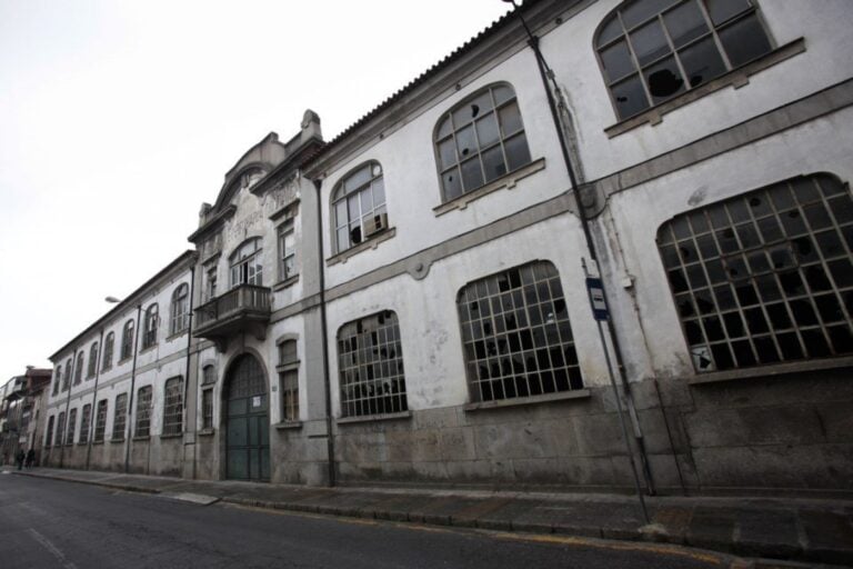 Carlos Almeida&nbsp;“satisfeito por não se ter concretizado a venda” da Confiança