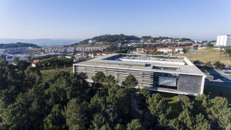 Todas as faculdades de Medicina do país temporariamente fechadas