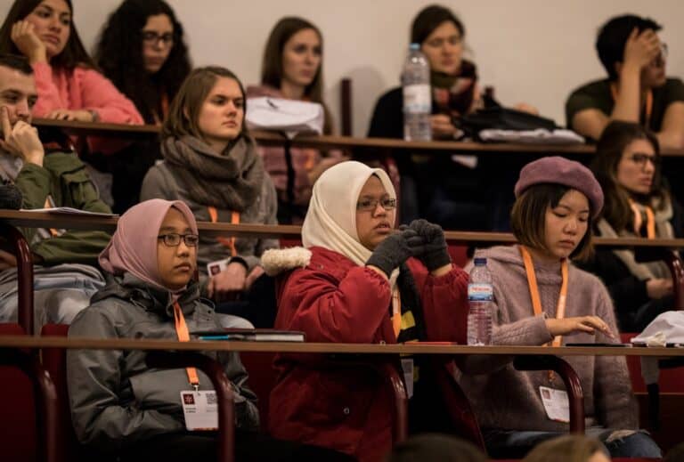 Número de estudantes internacionais no ES português aumenta 38%