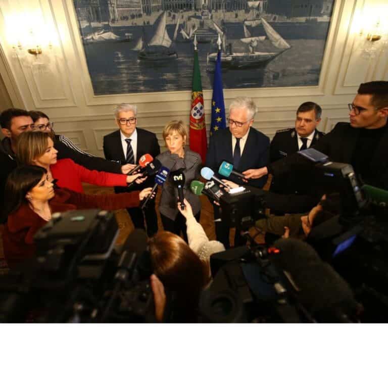 Eduardo Cabrita anuncia condicionamentos nas fronteiras