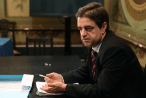 CMB vai iniciar pagamento a funcionários pelas 40 horas semanais