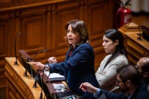 BE sugere requisição civil aos privados. Costa nega, por enquanto