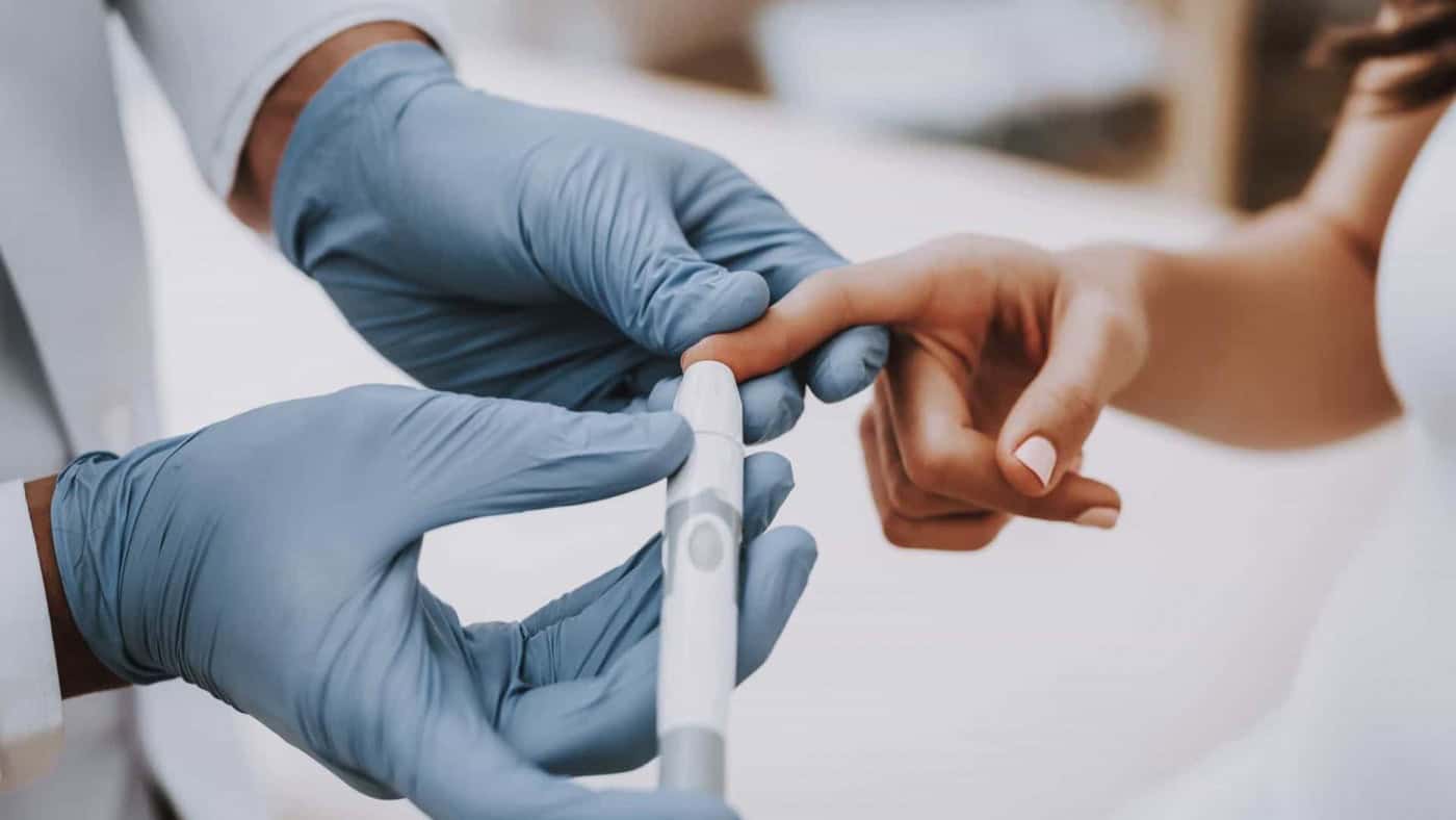 Linha telefónica para diabéticos informa sobre riscos da covid-19