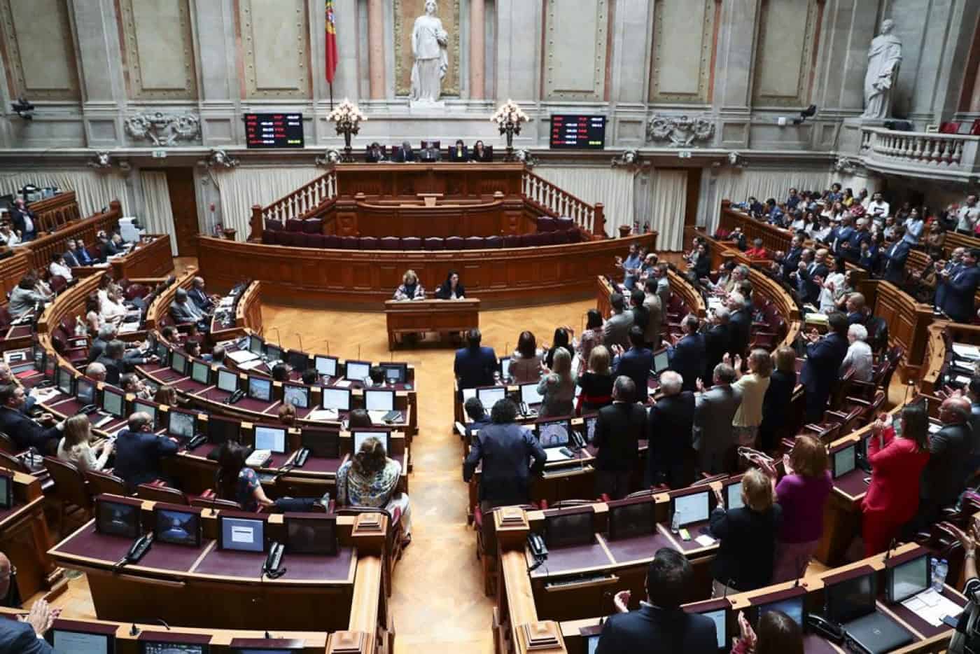 Parlamento aprova renovação do estado de emergência