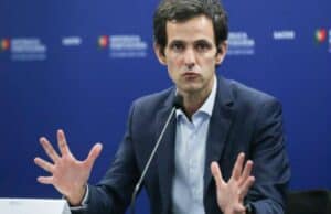 "É preciso prudência. Ainda estamos numa fase de luta contra a doença"