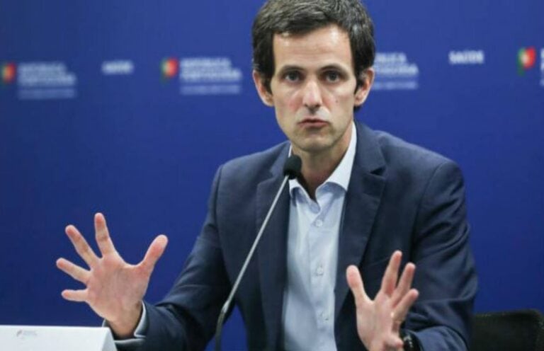 “É preciso prudência. Ainda estamos numa fase de luta contra a doença”