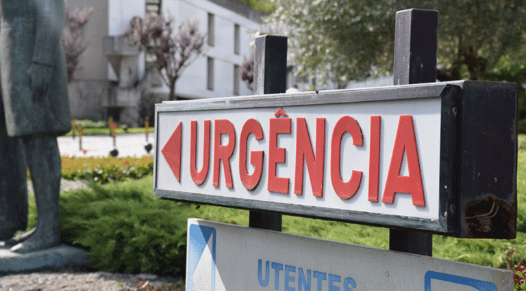 Que sintomas justificam a ida à urgência no meio de uma pandemia?