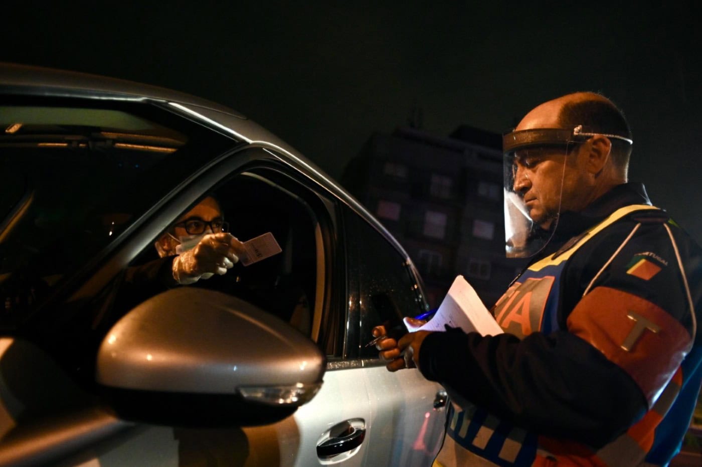 Proibido circular entre concelhos e voos interditos desde as 0h00