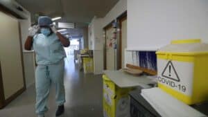 Número de mortes em Espanha cai para 517