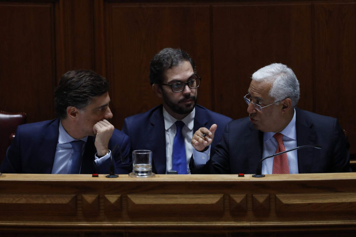 Governo define hoje medidas do estado de emergência