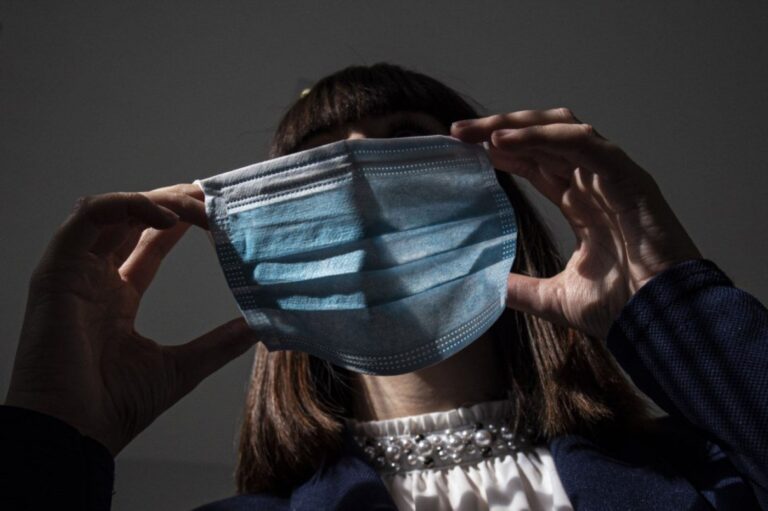 Governo impõe máximo 15% de lucro em máscaras, gel e álcool&nbsp;