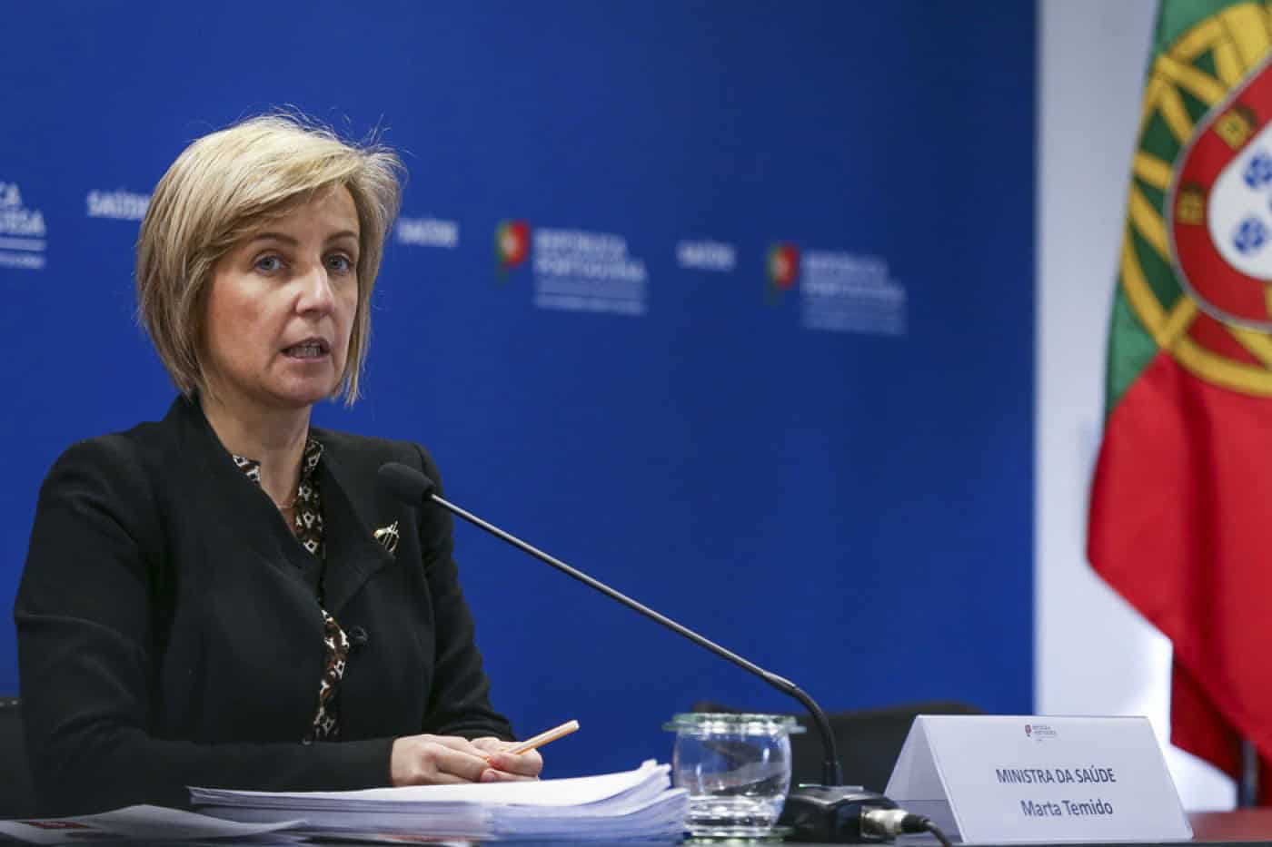 "Cada caso confirmado de covid-19 gerou em média menos de um caso de transmissão"