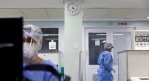 Novo recorde diário no Brasil com 407 mortos e 3.735 novos casos