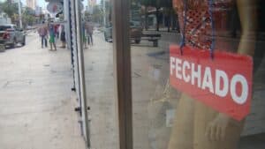 Governo decide a 30 de Abril comércio que reabre a 4 e 18 de Maio e 1 de Junho