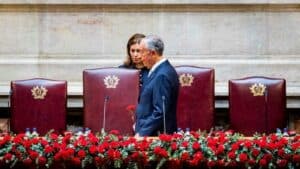 Cerimónia do 25 de Abril inicia-se na Assembleia da República