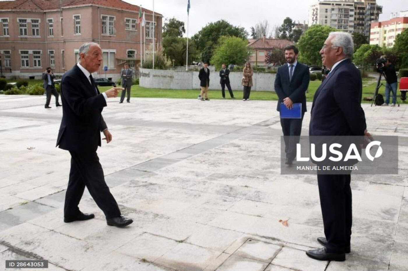 Políticos e peritos avaliam situação antes das medidas de “reabertura”