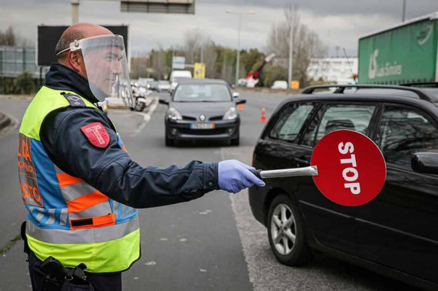 Detidas 117 pessoas por desobediência e encerrados&nbsp;252 espaços por incumprimento das normas