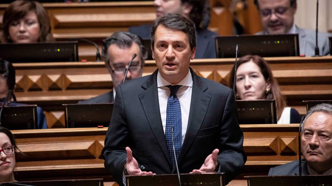 Layoff. PSD alerta para as implicações do atraso no pagamento às empresas