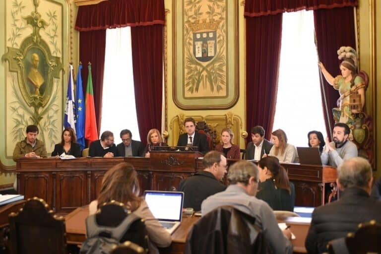 CMB. Reposição do subsídio de refeição dependente da DGAL