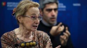 Graça Freitas admite hipótese de testar professores