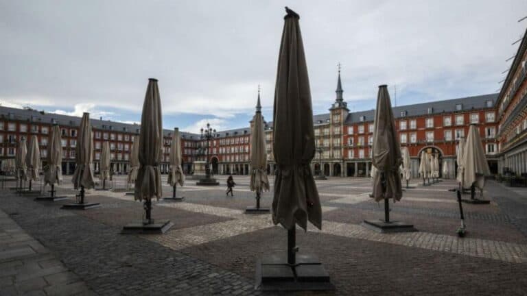 Mortes diárias em Espanha por Covid-19 baixam para 179