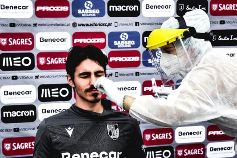 Três jogadores do Vitória SC testaram positivo à Covid-19