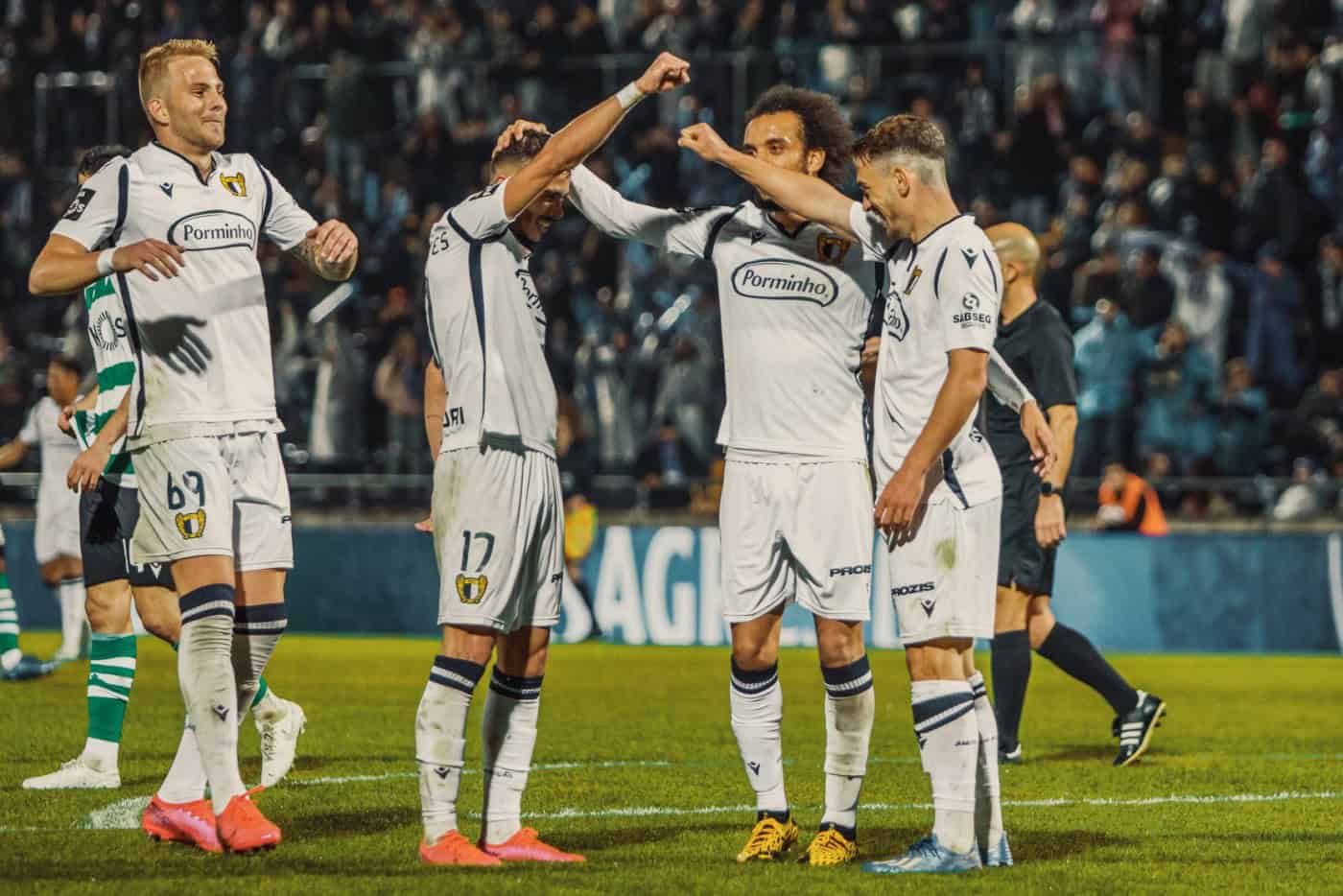 Vitória SC, Famalicão FC e Moreirense com testes positivos à covid-19