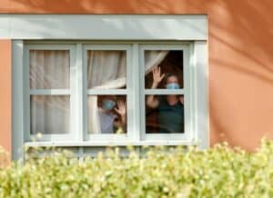 Espanha decreta quarentena obrigatória&nbsp;de 14 dias a estrangeiros