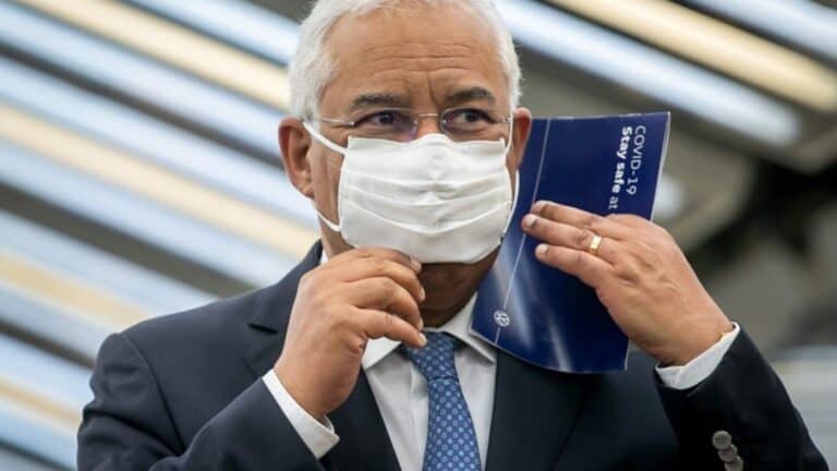 António Costa espera poder em Junho retirar limites dos restaurantes