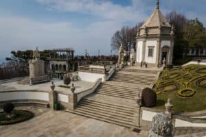 "O sucesso do desconfinamento depende da conduta da população"