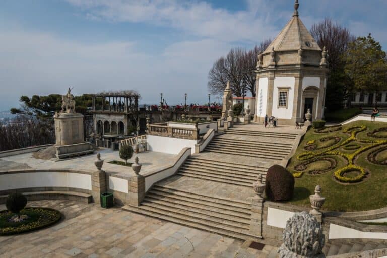 “O sucesso do desconfinamento depende da conduta da população”