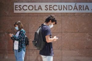 Adolescentes portugueses gostam menos da escola do que os restantes europeus